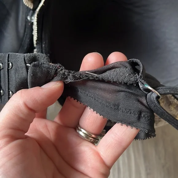 Victoria’s Secret very sexy push up bra - Picture 3 of 6